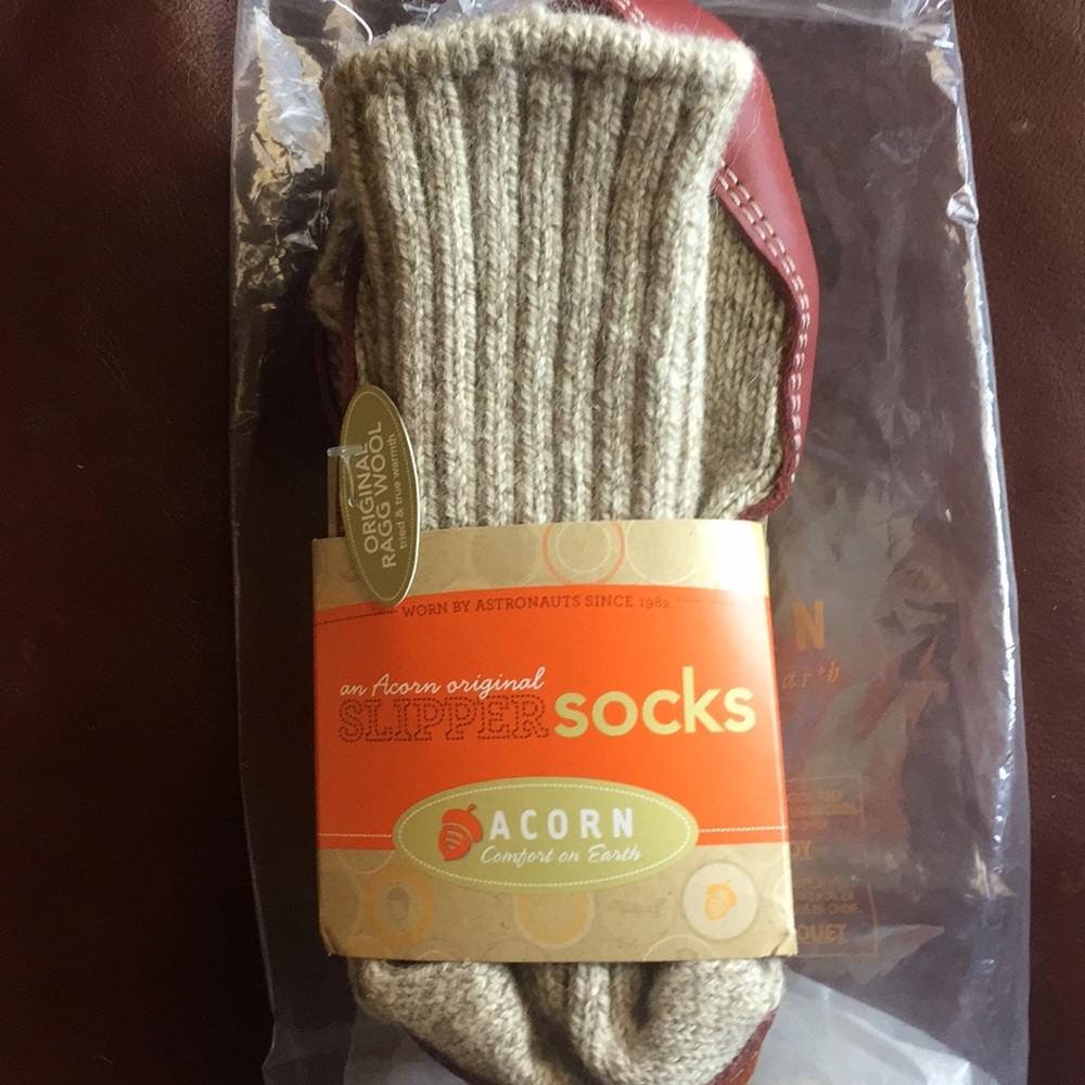 Acorn slipper socks